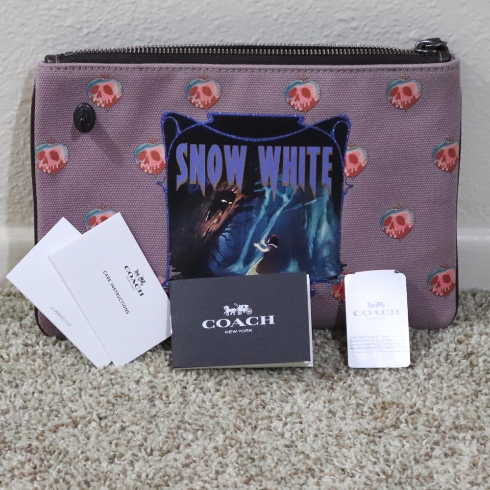 ❤️AUTHENTIC COACH DISNEY Clutch Purse! ❤️